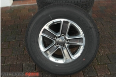 originaler Komplettradsatz 18&quote; LM Bridgestone 255/70R18
